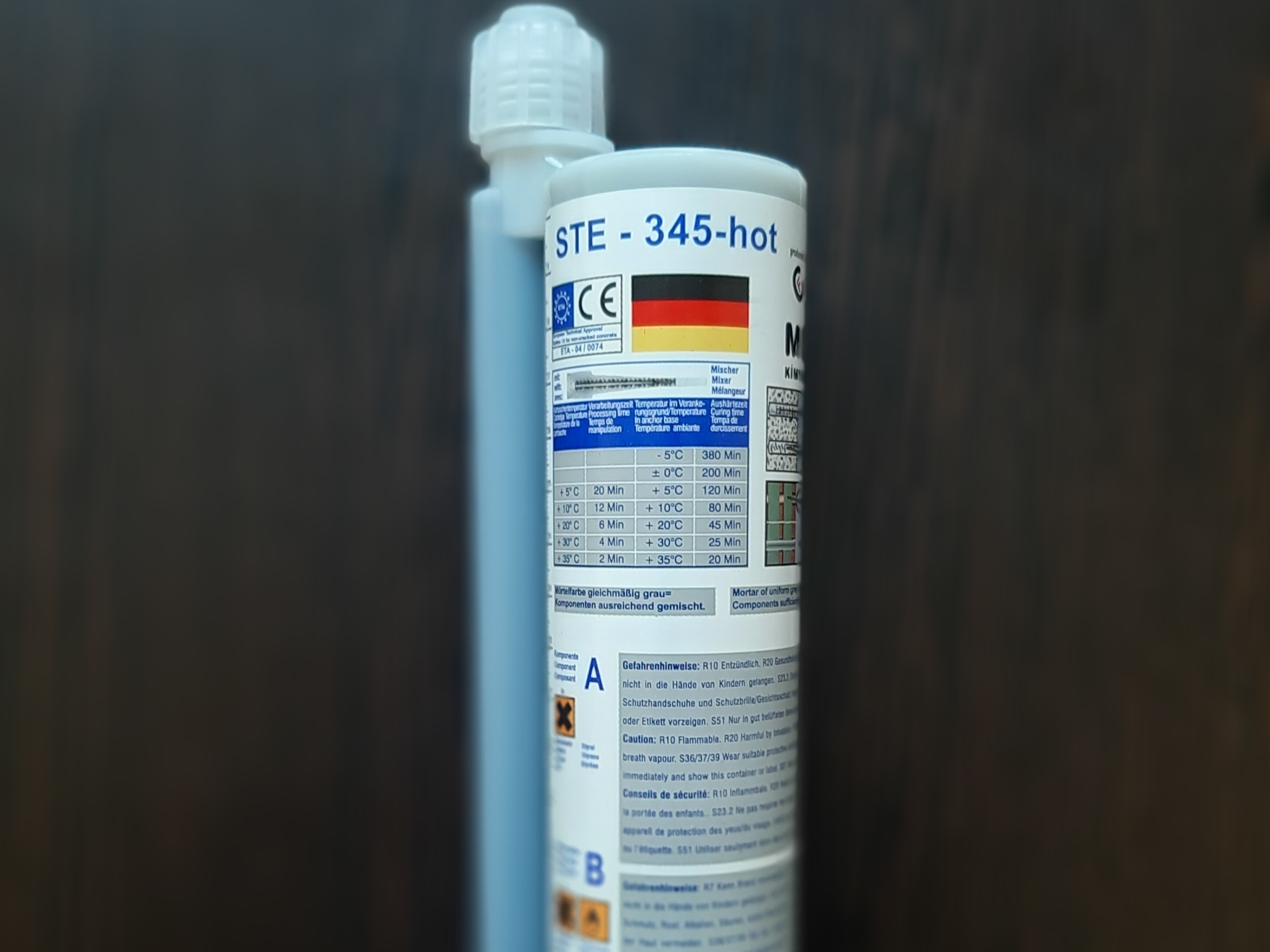 چسب کاشت میلگرد ممو